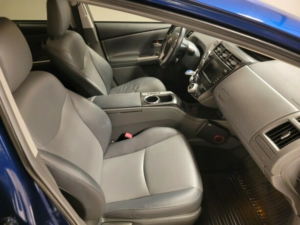 toyota-prius-seven-elektrisitetbensin-2013-big-12