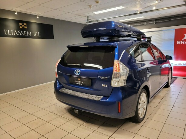 toyota-prius-seven-elektrisitetbensin-2013-big-4