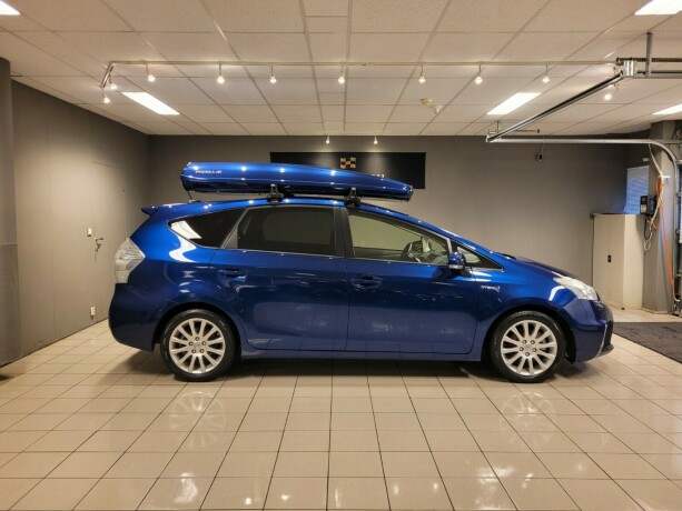 toyota-prius-seven-elektrisitetbensin-2013-big-2