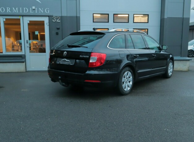 skoda-superb-diesel-2015-big-1