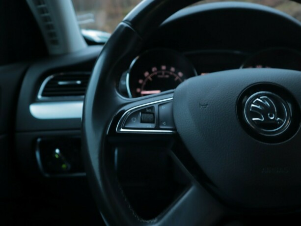 skoda-superb-diesel-2015-big-18