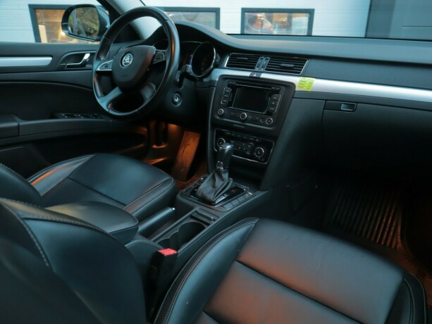 skoda-superb-diesel-2015-big-10