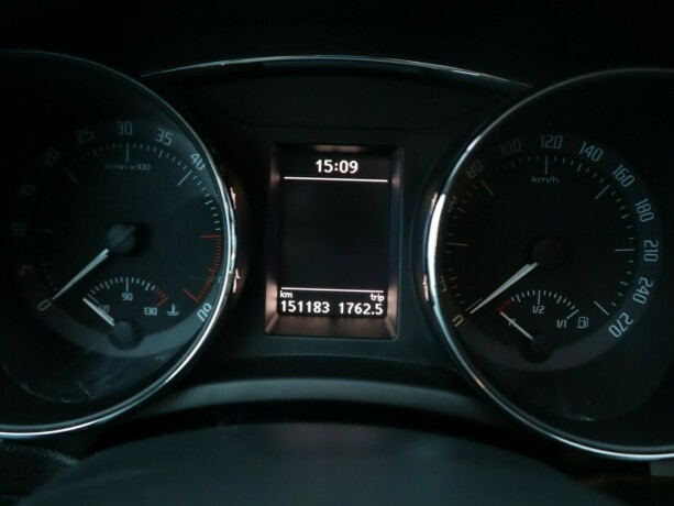 skoda-superb-diesel-2015-big-26