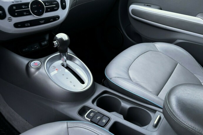 kia-soul-elektrisitet-2015-big-14