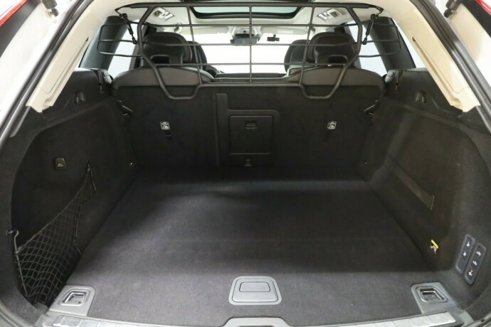 volvo-xc-60-elektrisitetbensin-2018-big-14