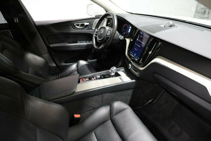 volvo-xc-60-elektrisitetbensin-2018-big-9