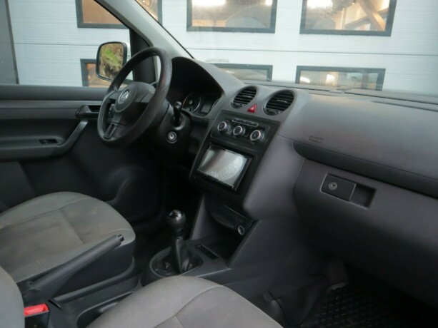 volkswagen-caddy-diesel-2011-big-10