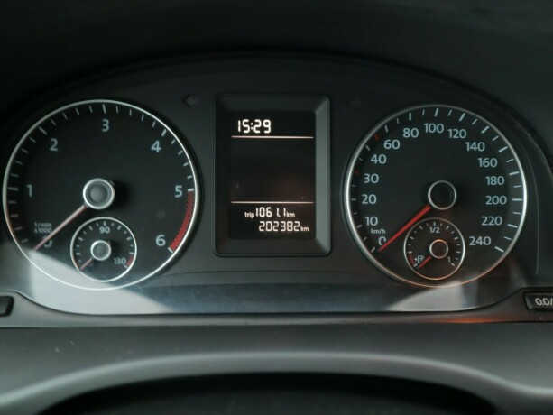 volkswagen-caddy-diesel-2011-big-23