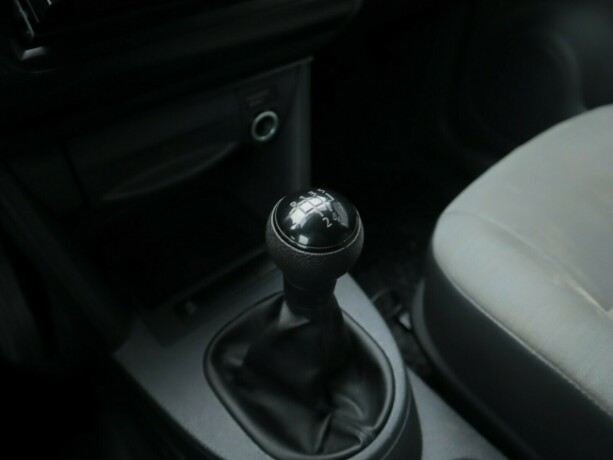 volkswagen-caddy-diesel-2011-big-12