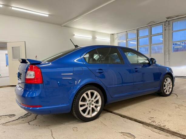 skoda-octavia-rs-diesel-2011-big-4