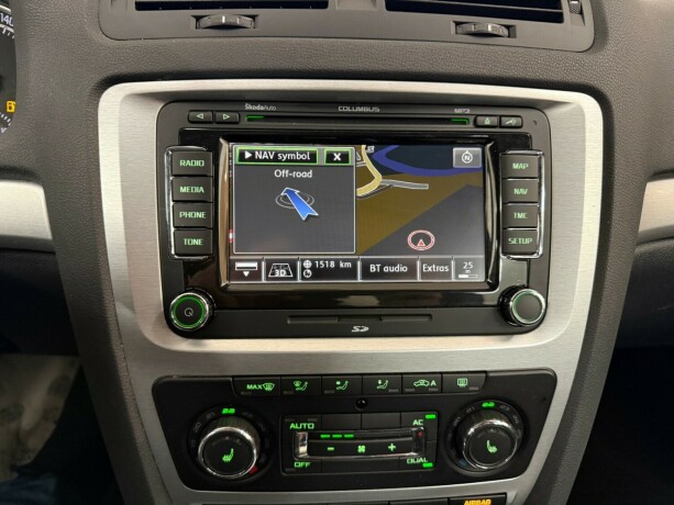 skoda-octavia-rs-diesel-2011-big-21