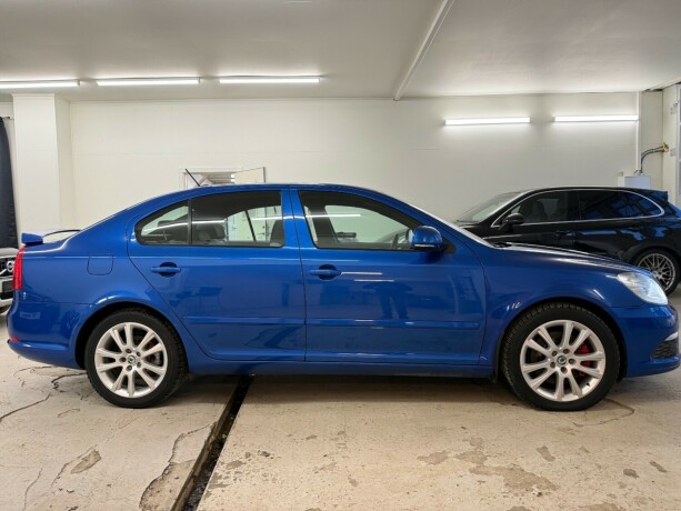 skoda-octavia-rs-diesel-2011-big-5