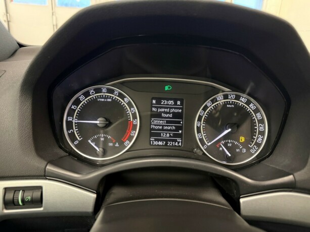 skoda-octavia-rs-diesel-2011-big-23