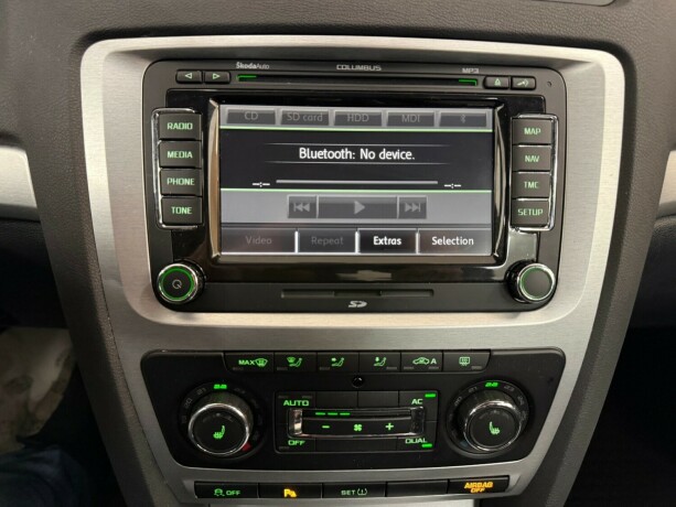 skoda-octavia-rs-diesel-2011-big-20