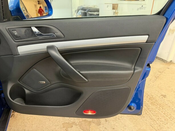 skoda-octavia-rs-diesel-2011-big-9