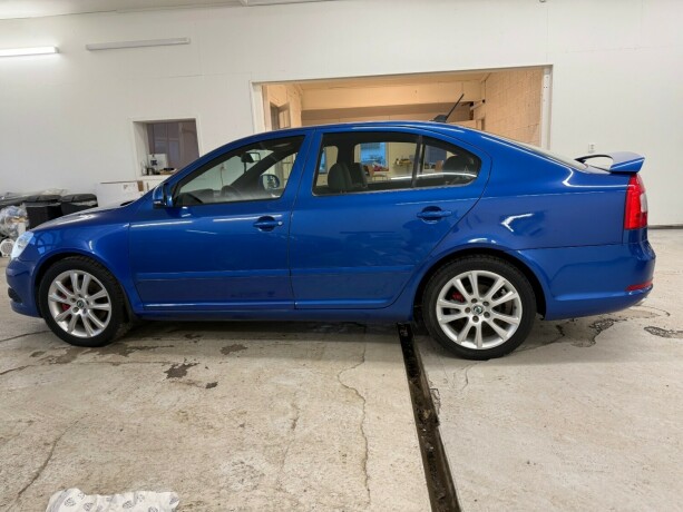 skoda-octavia-rs-diesel-2011-big-1