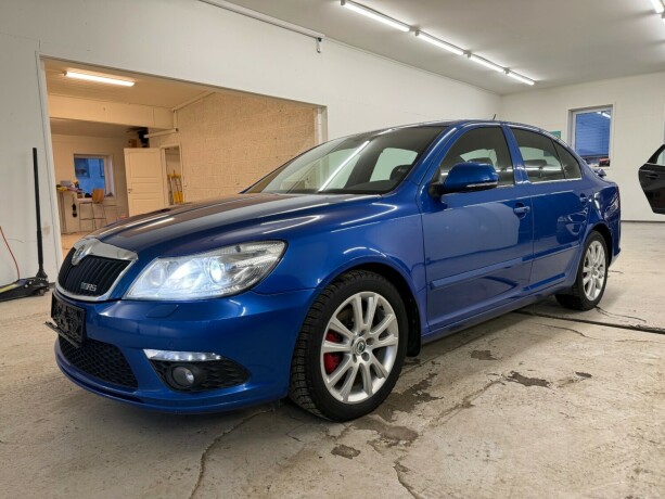 skoda-octavia-rs-diesel-2011-big-0