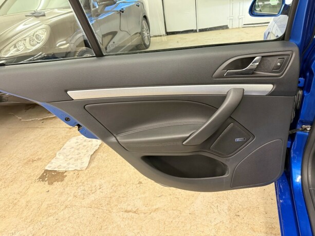 skoda-octavia-rs-diesel-2011-big-15