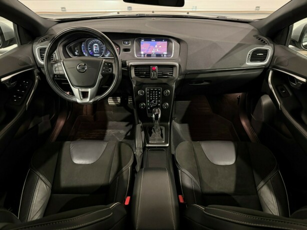 volvo-v40-diesel-2019-big-13