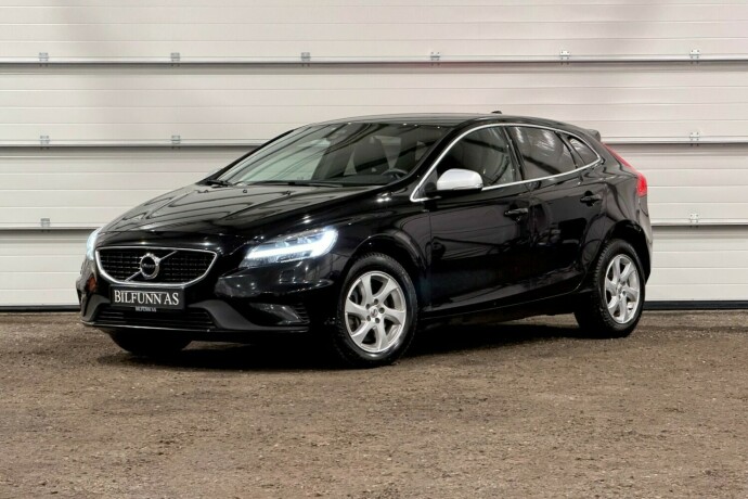 volvo-v40-diesel-2019-big-4
