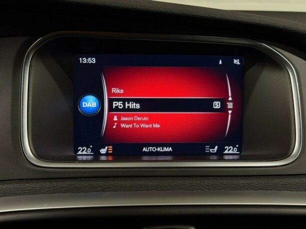 volvo-v40-diesel-2019-big-23