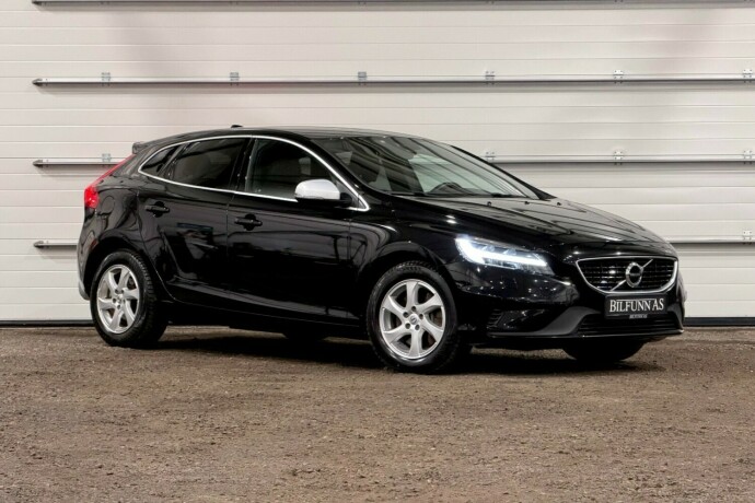 volvo-v40-diesel-2019-big-0