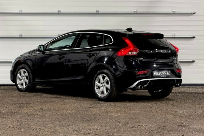 volvo-v40-diesel-2019-big-3