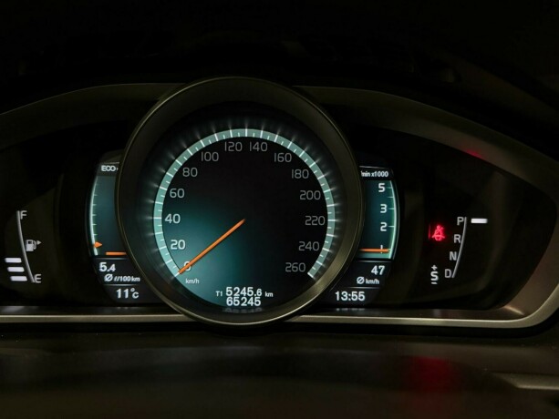 volvo-v40-diesel-2019-big-16