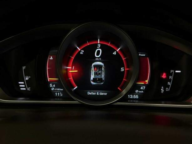 volvo-v40-diesel-2019-big-15