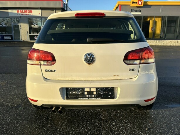 volkswagen-golf-bensin-2010-big-4