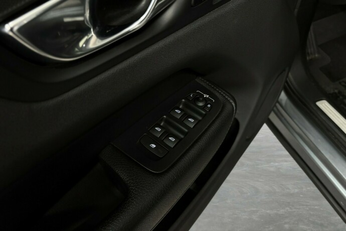 volvo-xc-60-elektrisitetbensin-2019-big-20