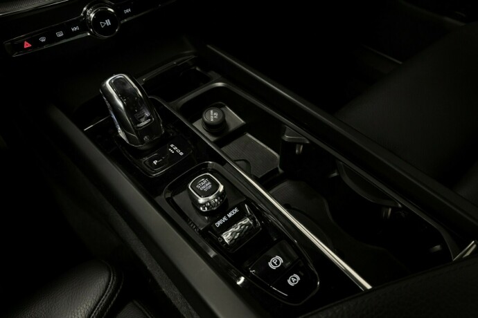 volvo-xc-60-elektrisitetbensin-2019-big-33