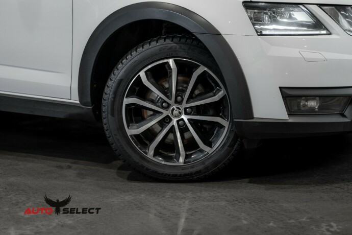 skoda-octavia-scout-diesel-2020-big-2