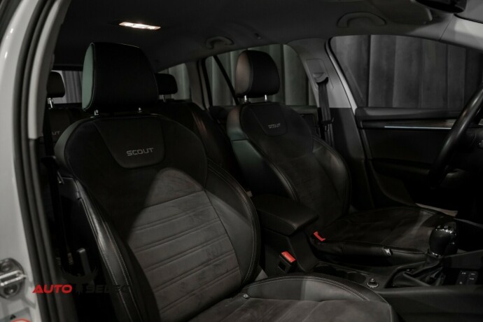 skoda-octavia-scout-diesel-2020-big-19