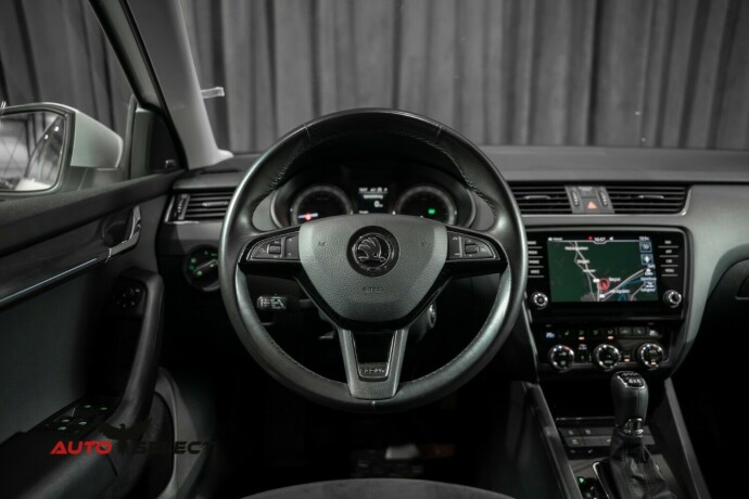 skoda-octavia-scout-diesel-2020-big-26