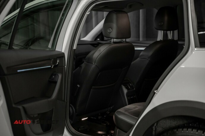 skoda-octavia-scout-diesel-2020-big-15