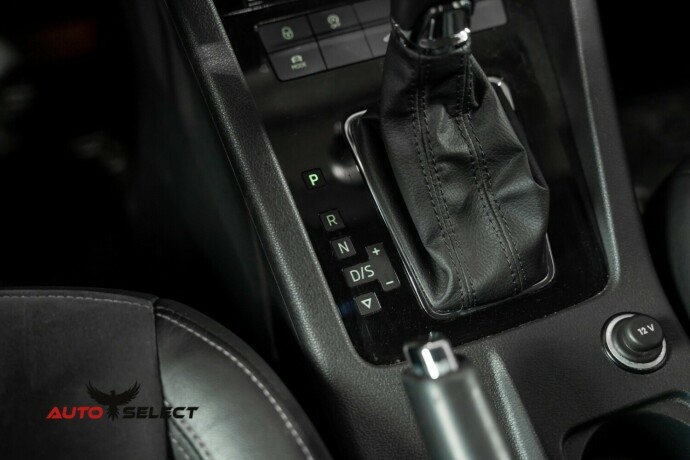 skoda-octavia-scout-diesel-2020-big-34