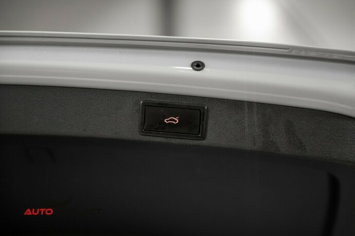 skoda-octavia-scout-diesel-2020-big-11