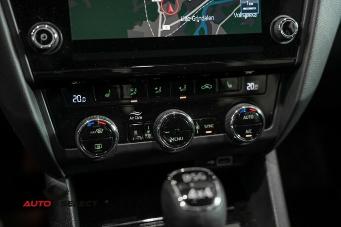 skoda-octavia-scout-diesel-2020-big-33
