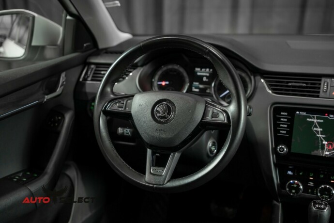 skoda-octavia-scout-diesel-2020-big-24