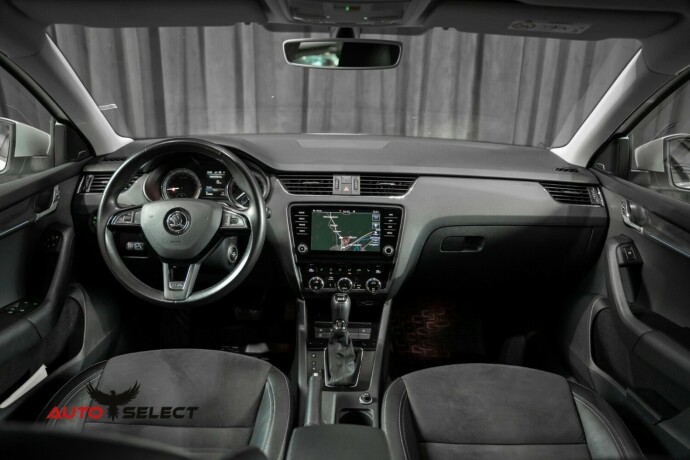 skoda-octavia-scout-diesel-2020-big-32