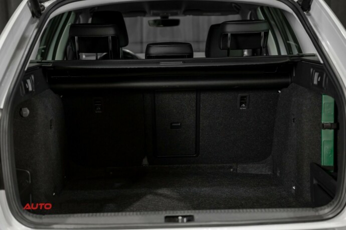 skoda-octavia-scout-diesel-2020-big-9