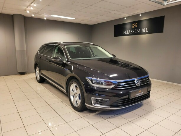 volkswagen-passat-elektrisitetbensin-2018-big-10