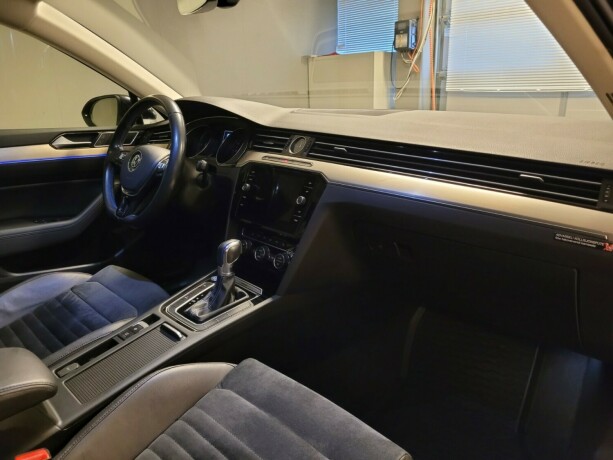 volkswagen-passat-elektrisitetbensin-2018-big-13