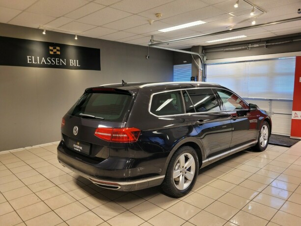 volkswagen-passat-elektrisitetbensin-2018-big-5