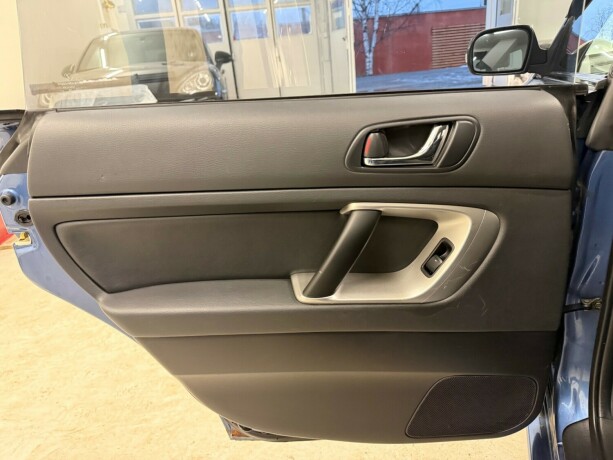 subaru-legacy-bensin-2007-big-25