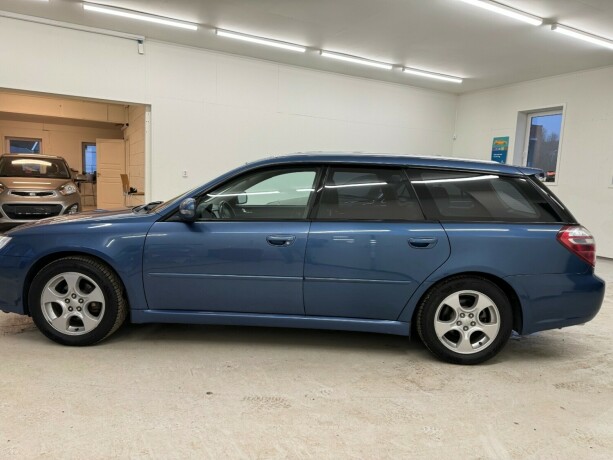 subaru-legacy-bensin-2007-big-1