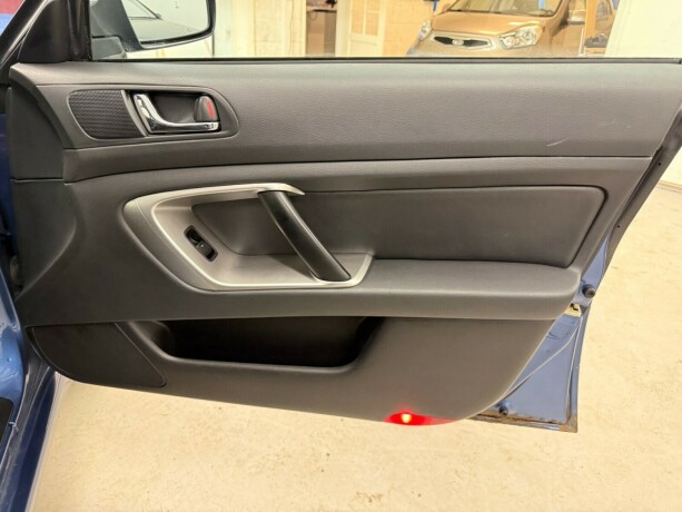 subaru-legacy-bensin-2007-big-18