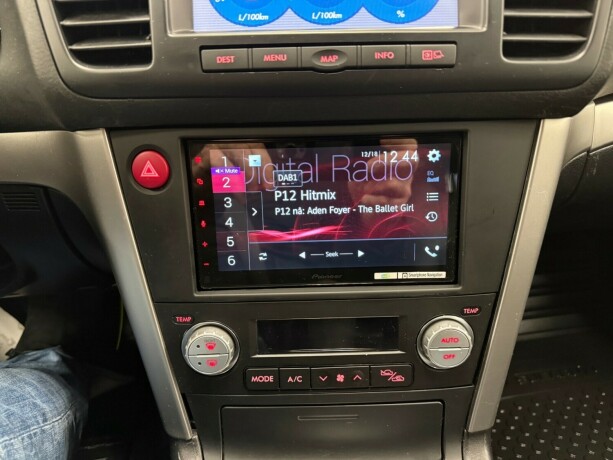 subaru-legacy-bensin-2007-big-14