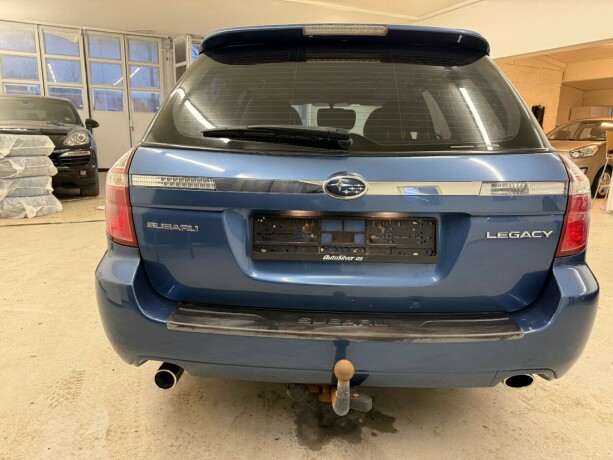 subaru-legacy-bensin-2007-big-3